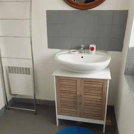Lo Forat Dins La Paret Apartment Viviez